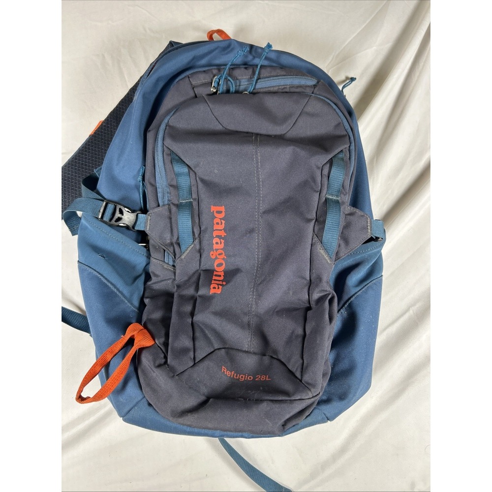 Patagonia Refugio 28L Backpack Blue Hiking Daypack Mens Pockets Padded Hole